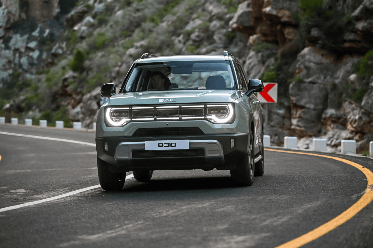 BAIC B30 Intelligent Ceremonial Headlights