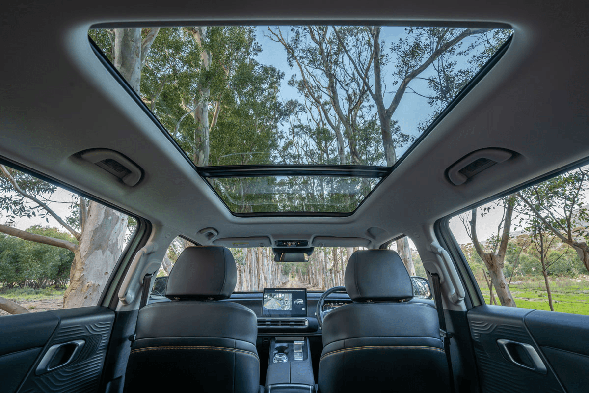BAIC B30 Panoramic Glass Roof